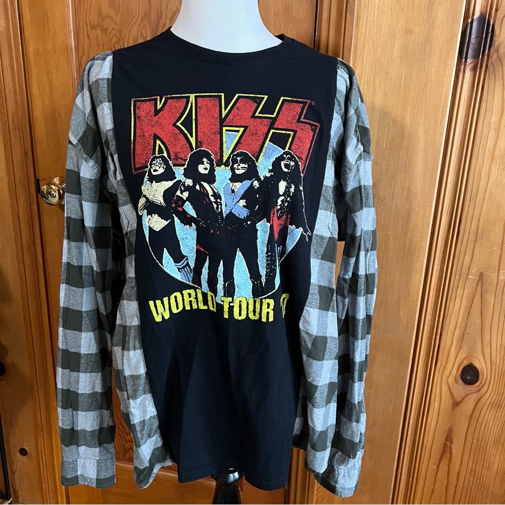 Kiss Flannel Handmade Tee